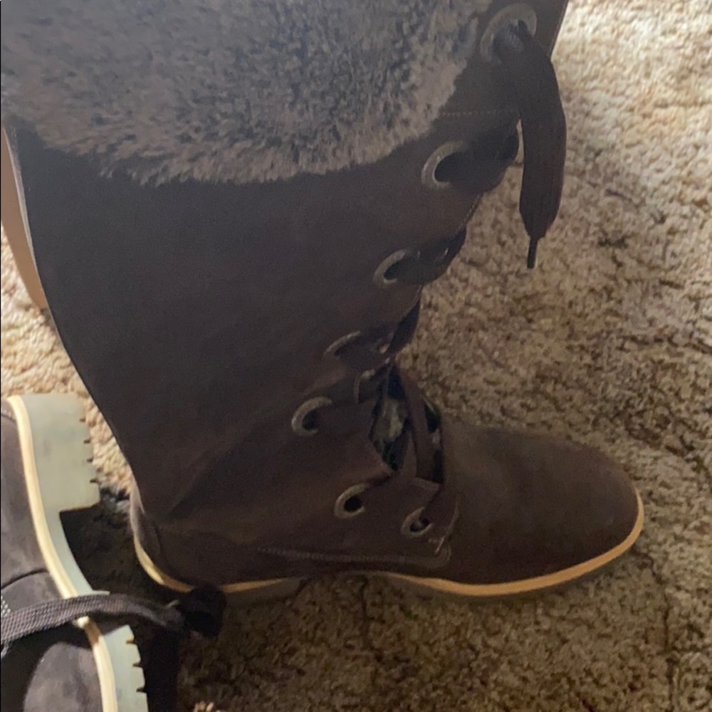 Tie up boots